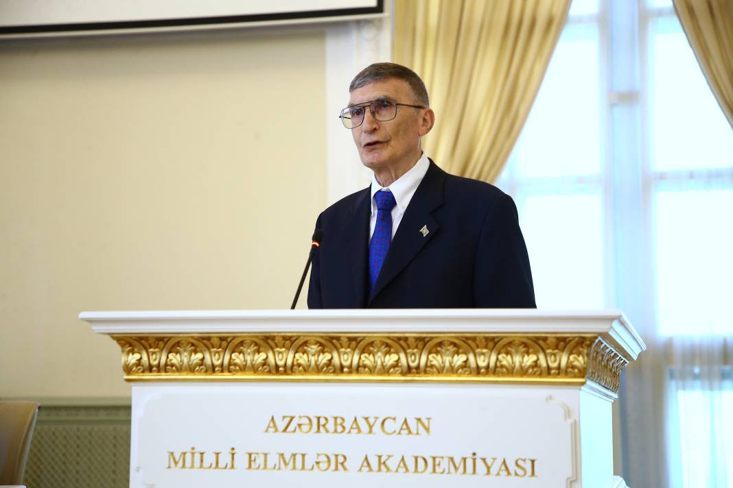 Aziz Sancar’a Azerbaycan Milli İlimler Akademisi onursal üyelik belgesi - Resim: 2